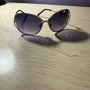 Black Aviator-Inspired Oversized Sunglasses